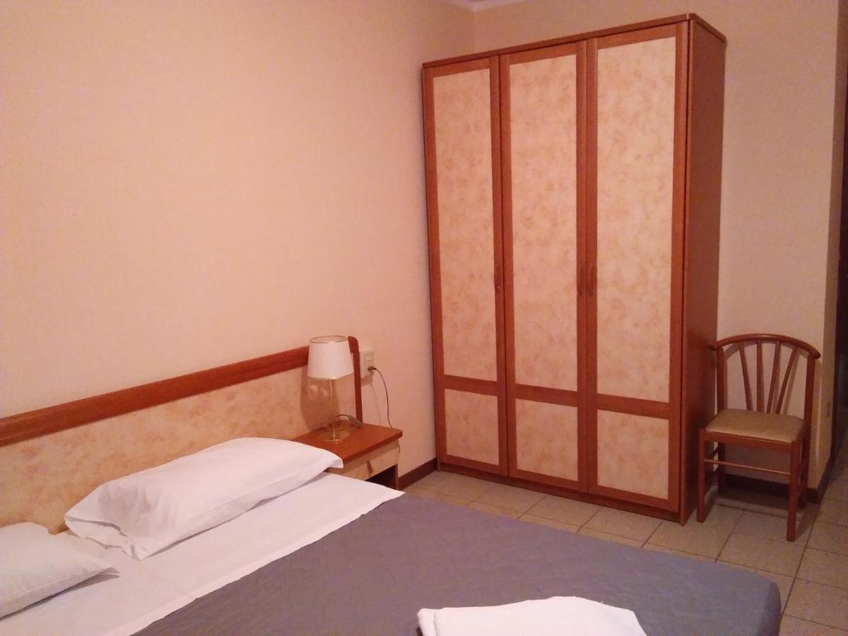 Hotel Rose&Crown كوريدجو المظهر الخارجي الصورة