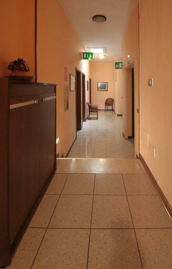 Hotel Rose&Crown كوريدجو المظهر الخارجي الصورة