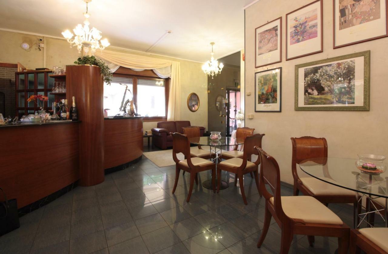 Hotel Rose&Crown كوريدجو المظهر الخارجي الصورة