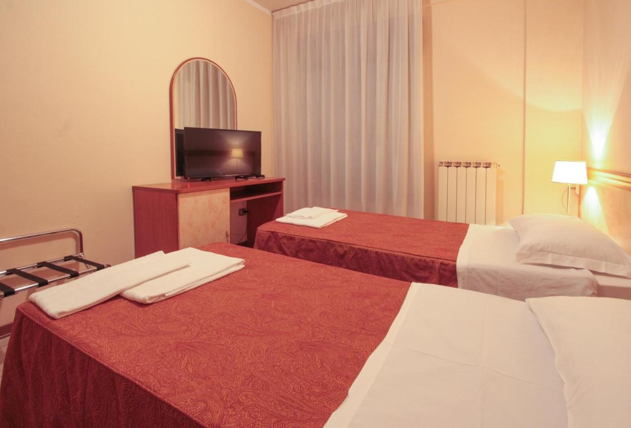Hotel Rose&Crown كوريدجو المظهر الخارجي الصورة